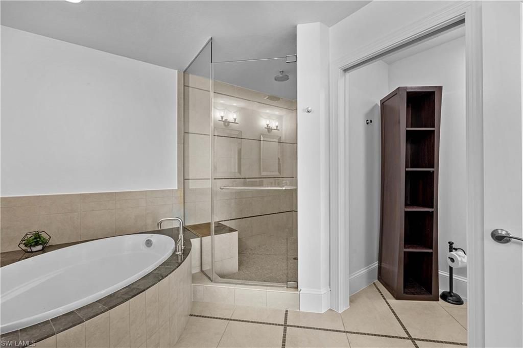 9115 Strada Pl, Unit 5511, Naples, FL 34108 Photo