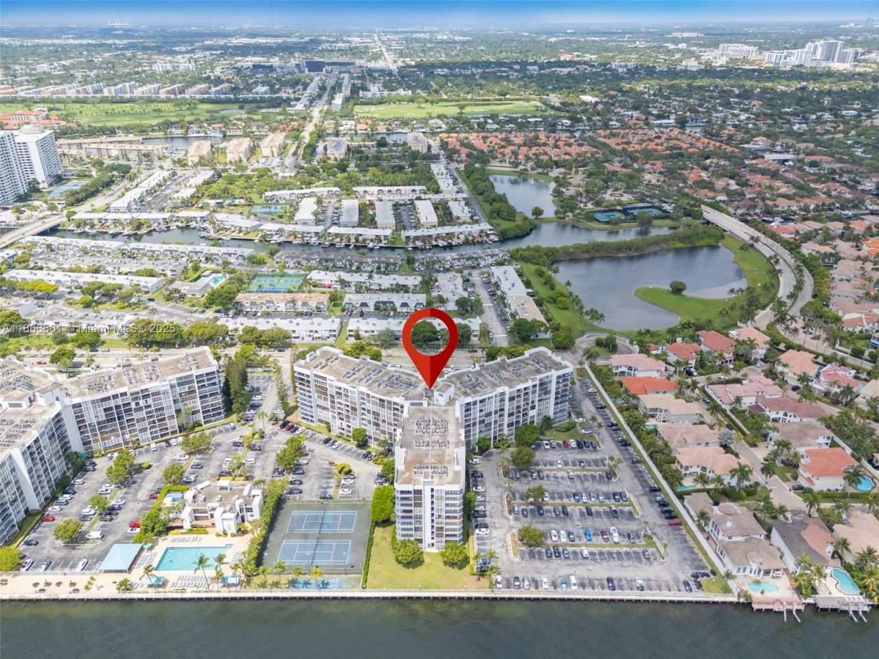 1000 Parkview Dr, Unit 715, Hallandale Beach, FL 33009 Photo