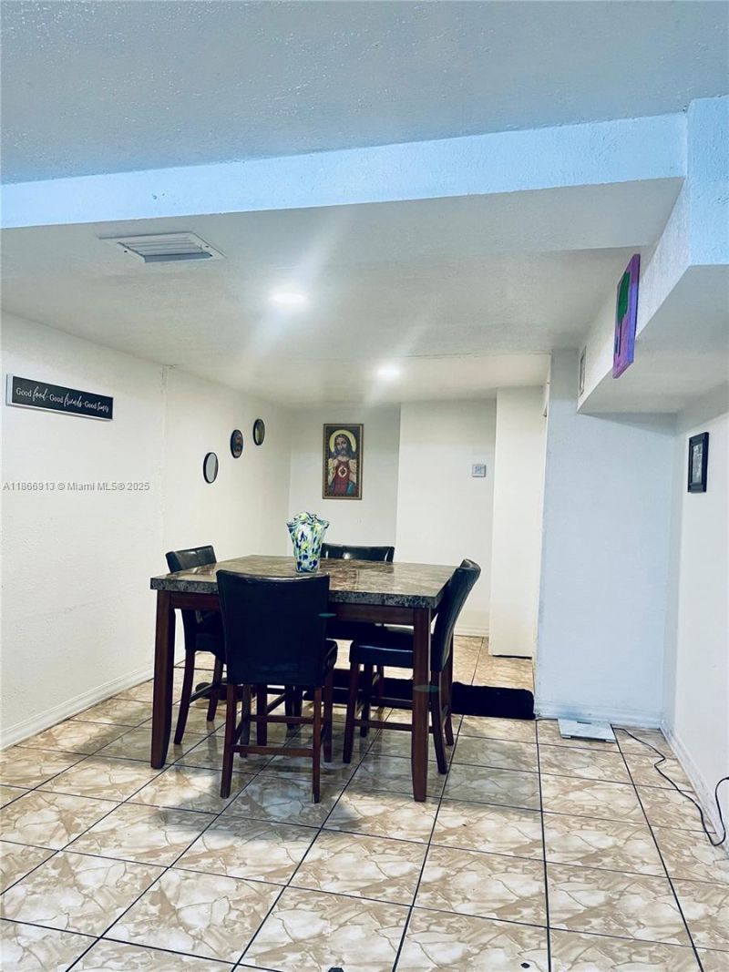 2751 NW 99th St, Miami, FL 33147 Photo