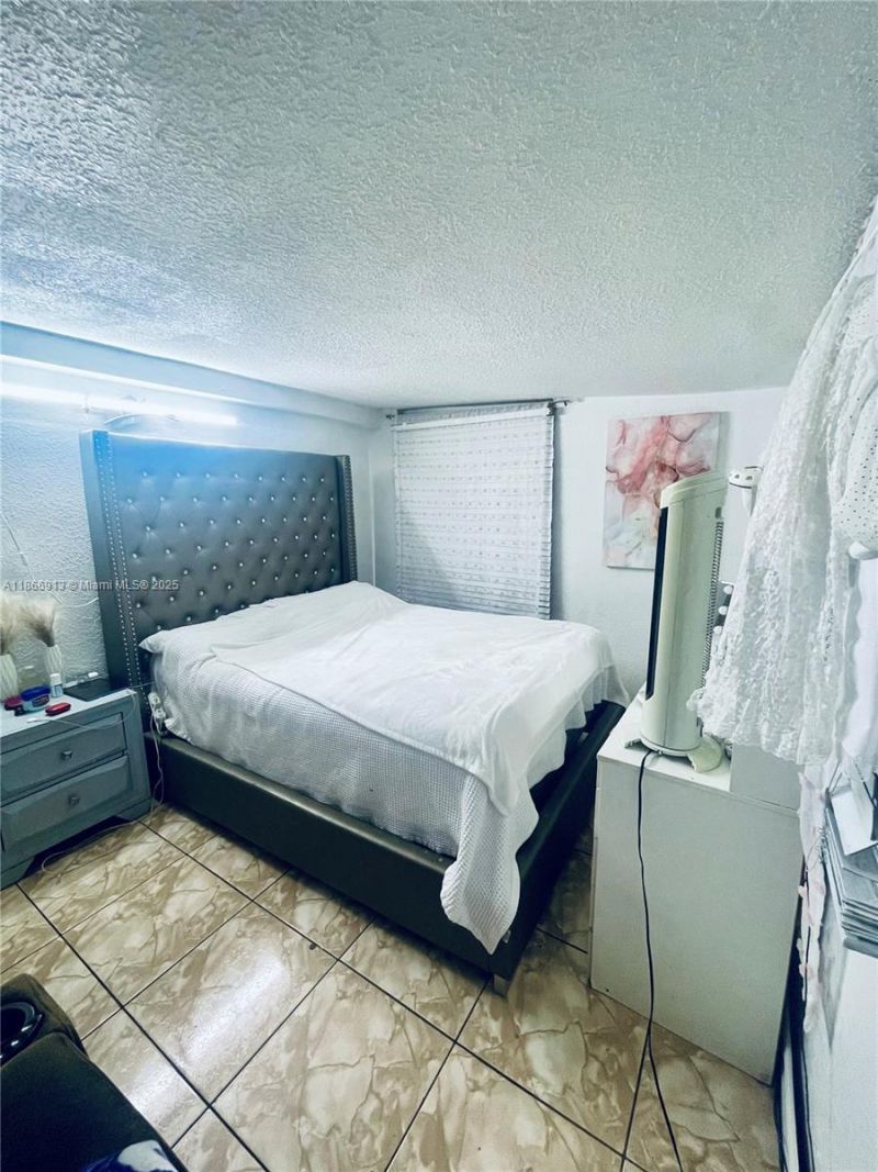 2751 NW 99th St, Miami, FL 33147 Photo