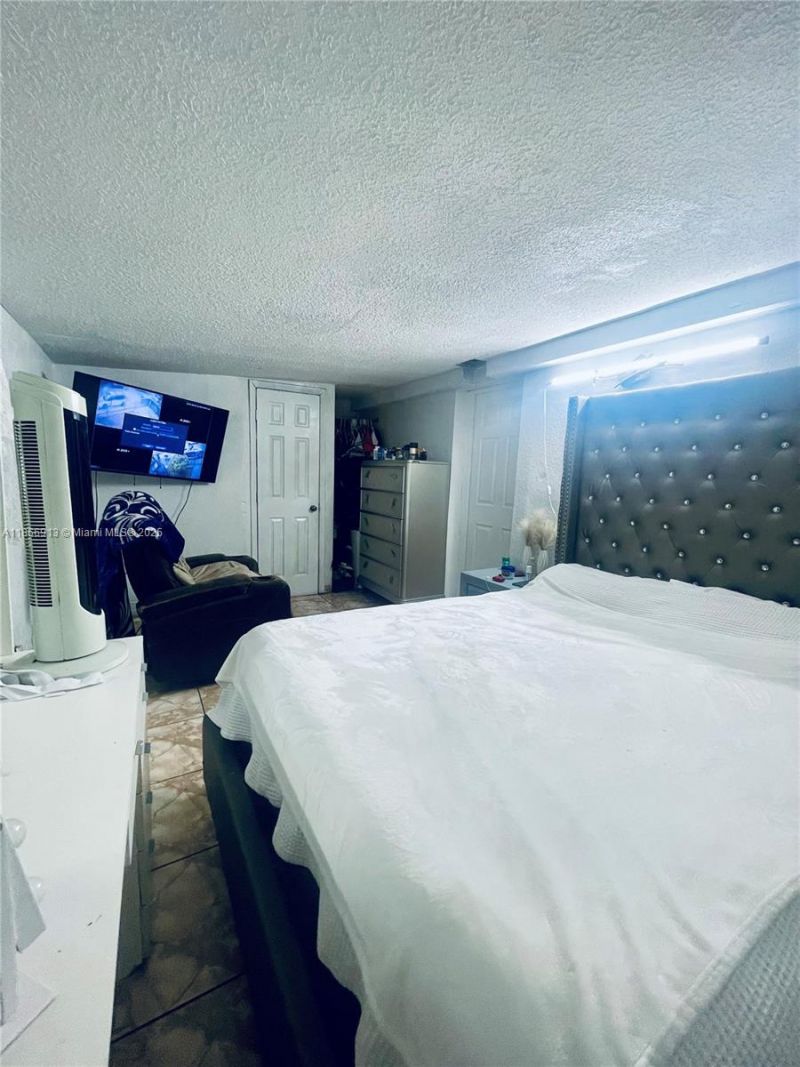 2751 NW 99th St, Miami, FL 33147 Photo