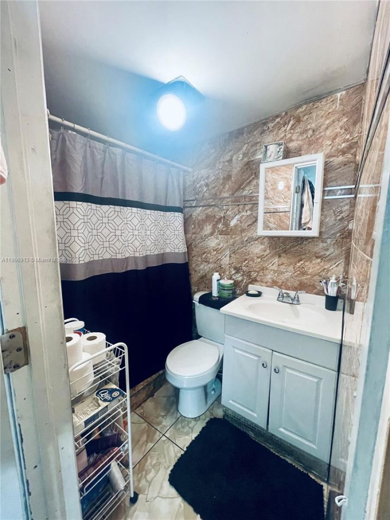 2751 NW 99th St, Miami, FL 33147 Photo