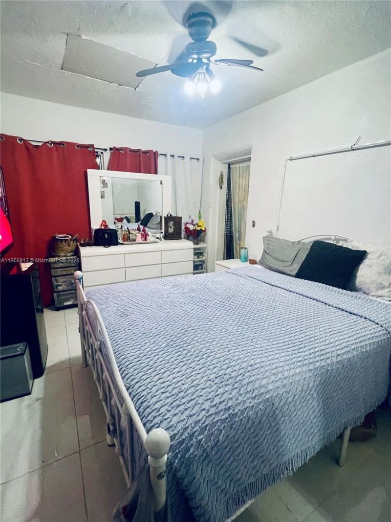 2751 NW 99th St, Miami, FL 33147 Photo