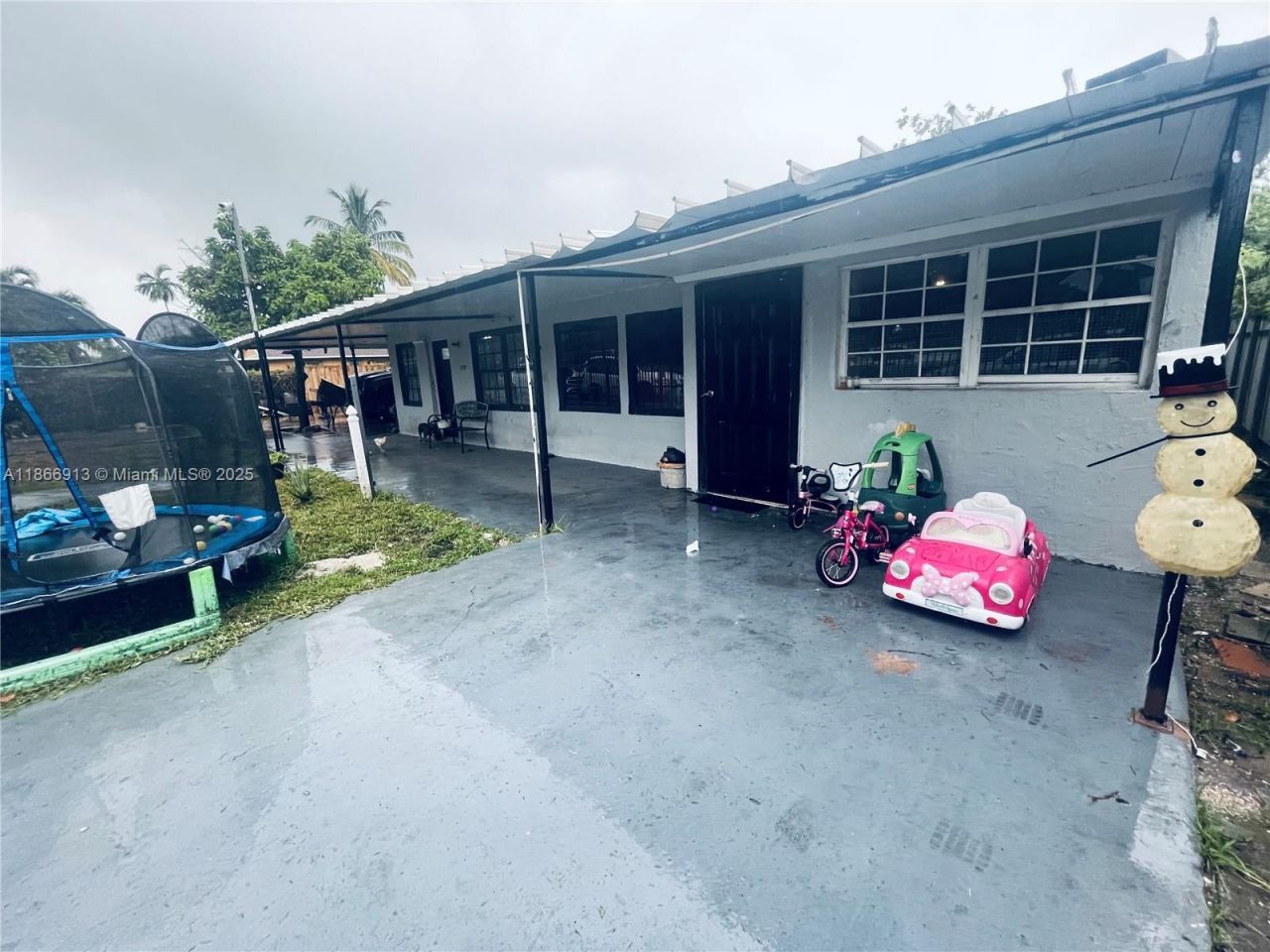 2751 NW 99th St, Miami, FL 33147 Photo