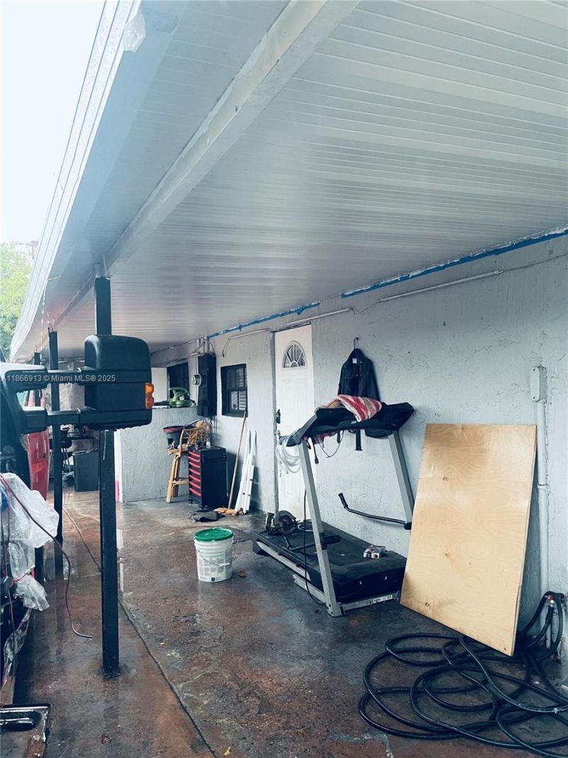 2751 NW 99th St, Miami, FL 33147 Photo