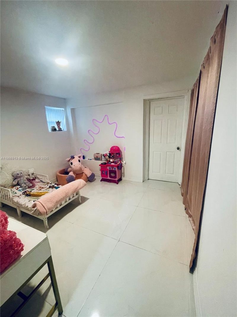 2751 NW 99th St, Miami, FL 33147 Photo
