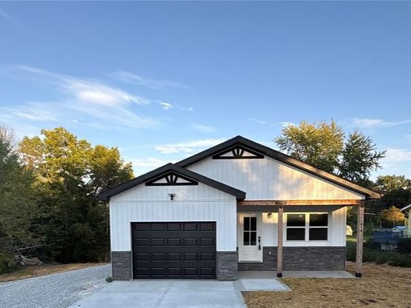 614 Bryan Avenue, Paris, MO 65275