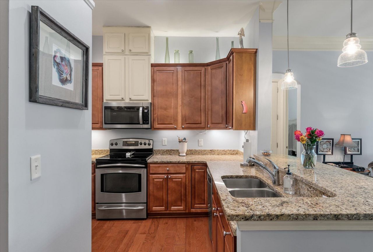 200 River Landing Drive Photo 10