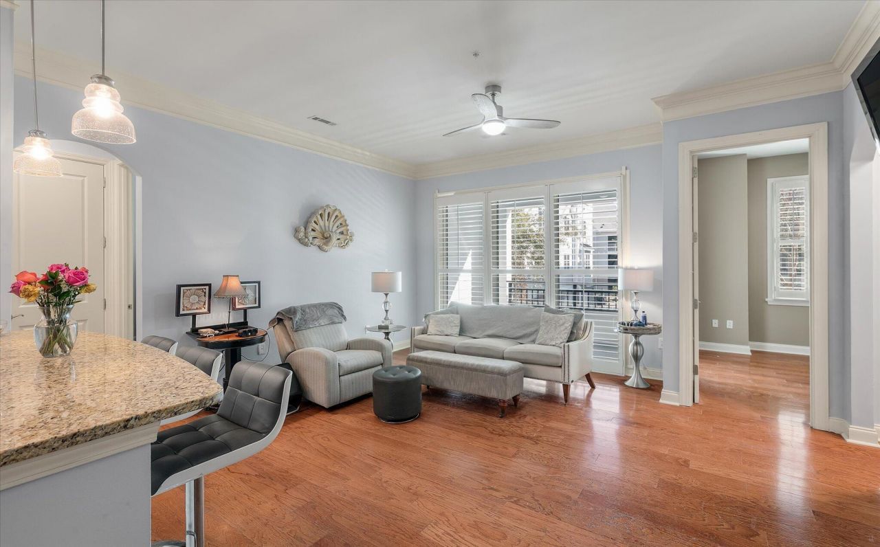 200 River Landing Drive Photo 4