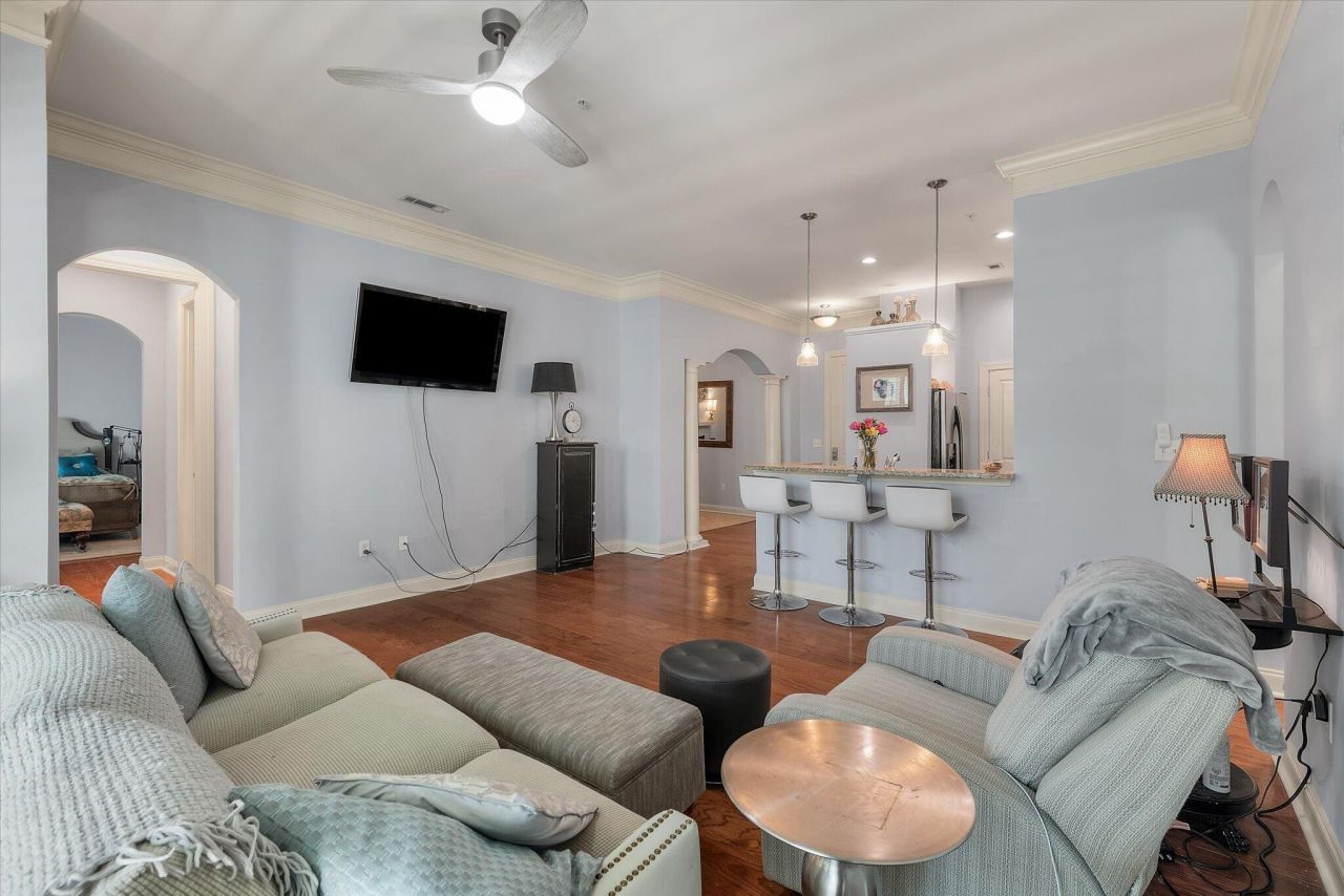 200 River Landing Drive Photo 5