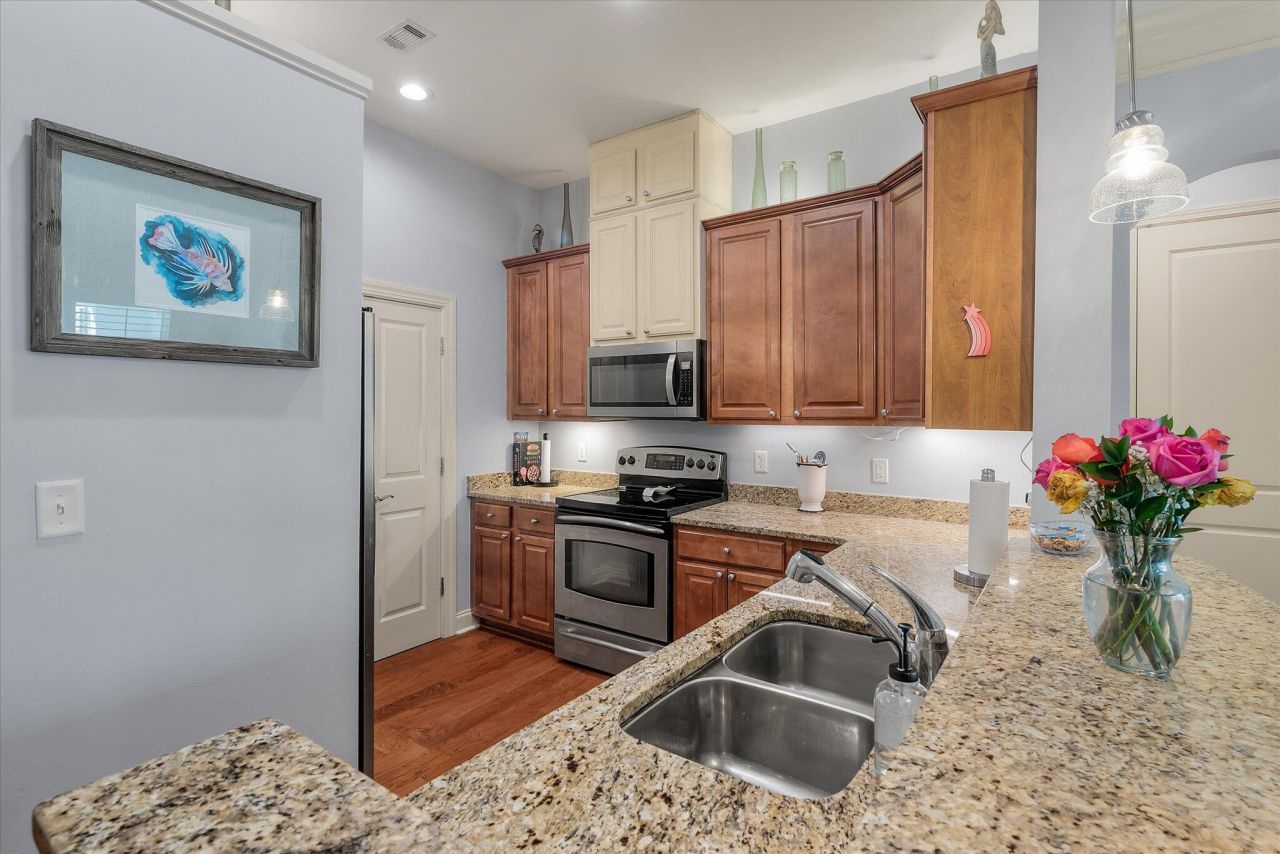 200 River Landing Drive Photo 9