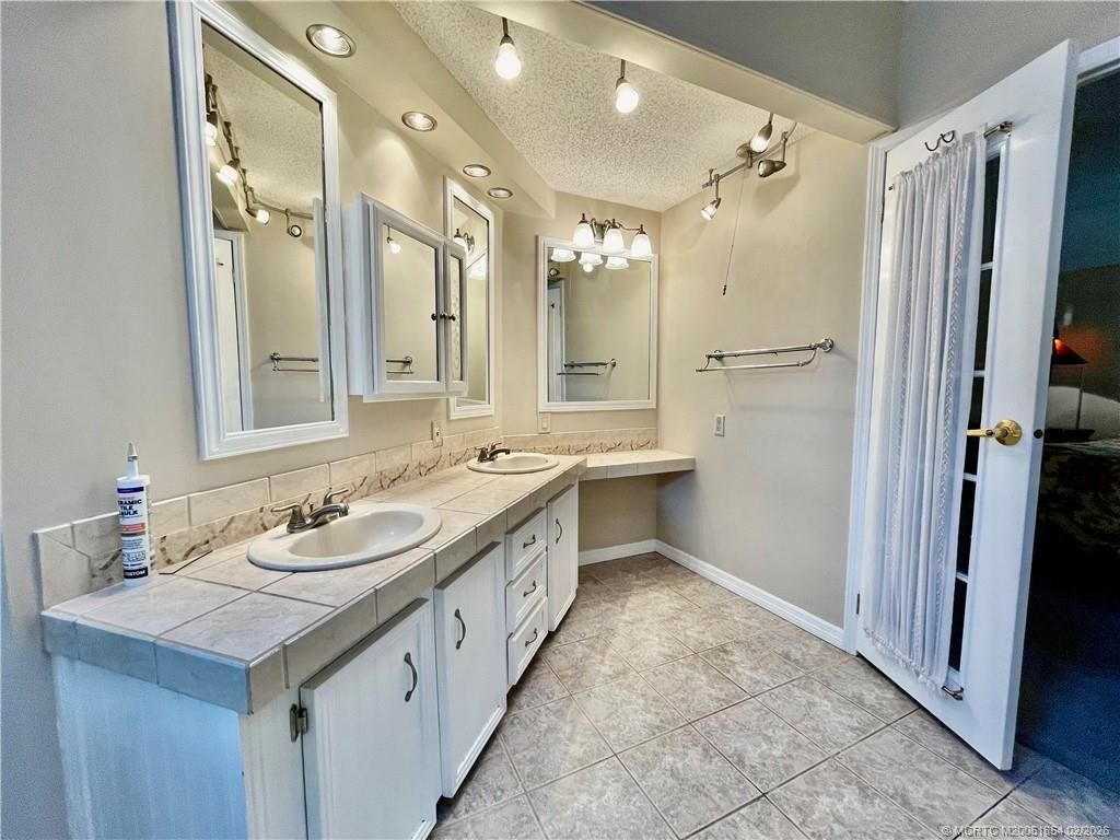 16372 SW Indianwood Circle, Indiantown, FL 34956 Photo