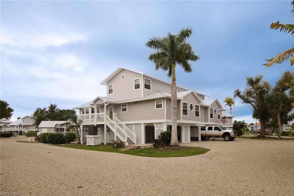 2297 Dixie Lee Ct, Saint James City, FL 33956 Photo