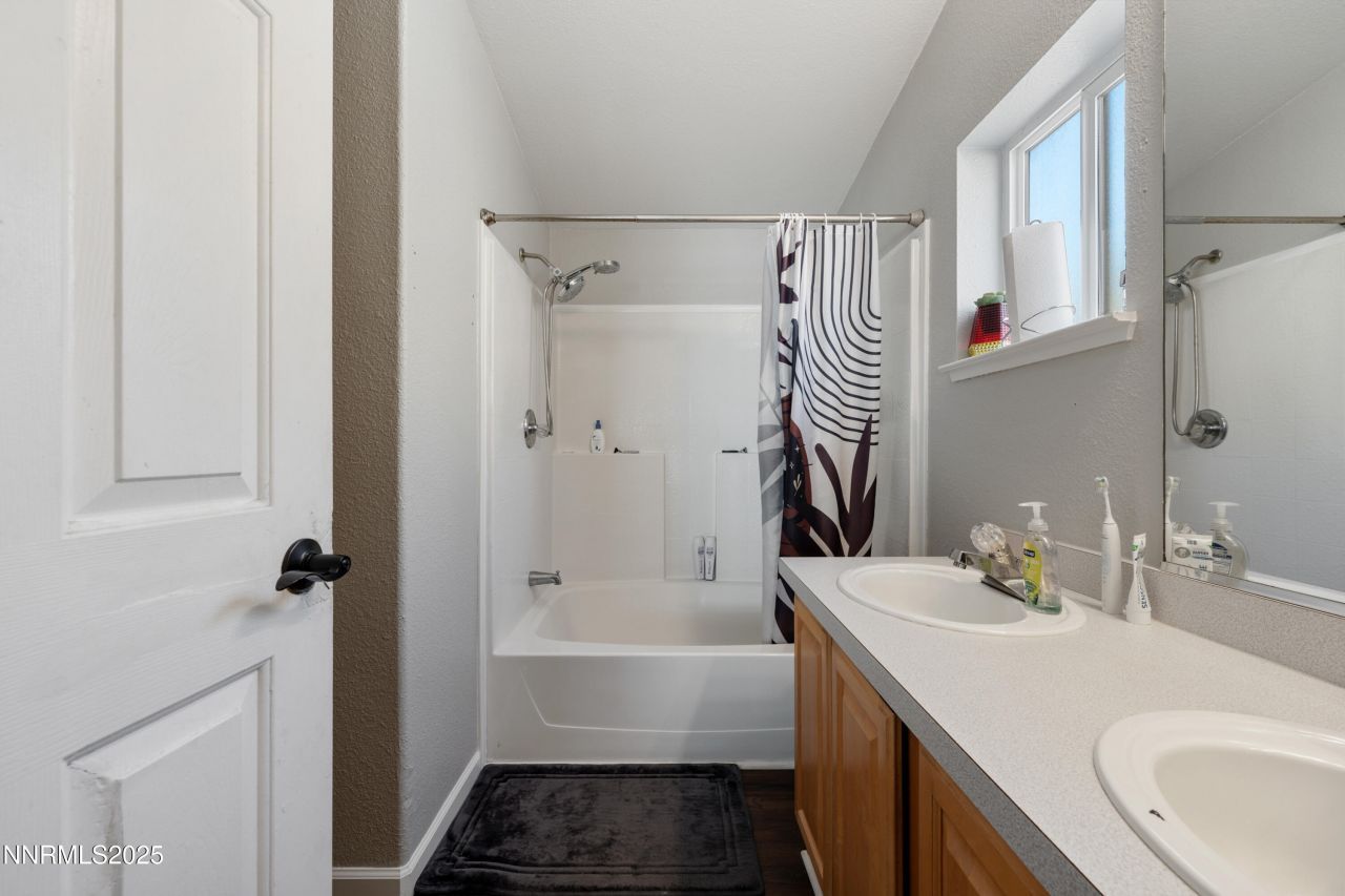 7571 Diamond Pointe Way, Reno, NV 89506 Photo