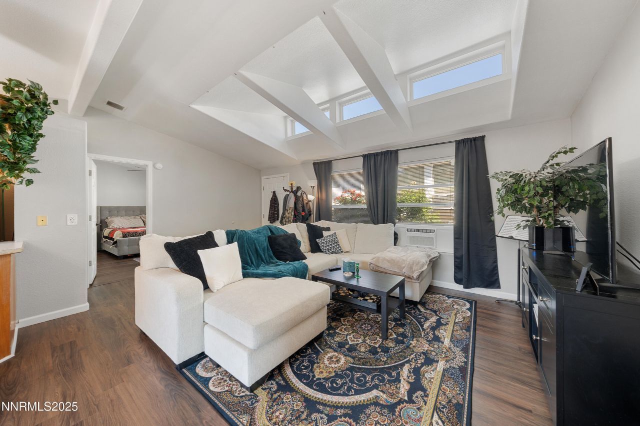 7571 Diamond Pointe Way, Reno, NV 89506 Photo