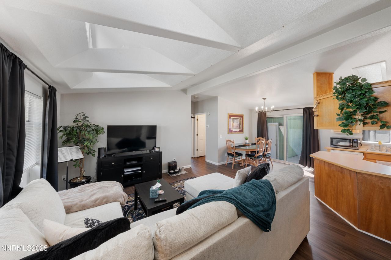 7571 Diamond Pointe Way, Reno, NV 89506 Photo