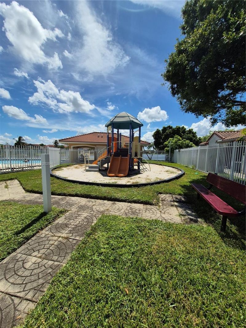 2176 NW 184th Way, Pembroke Pines, FL 33029 Photo