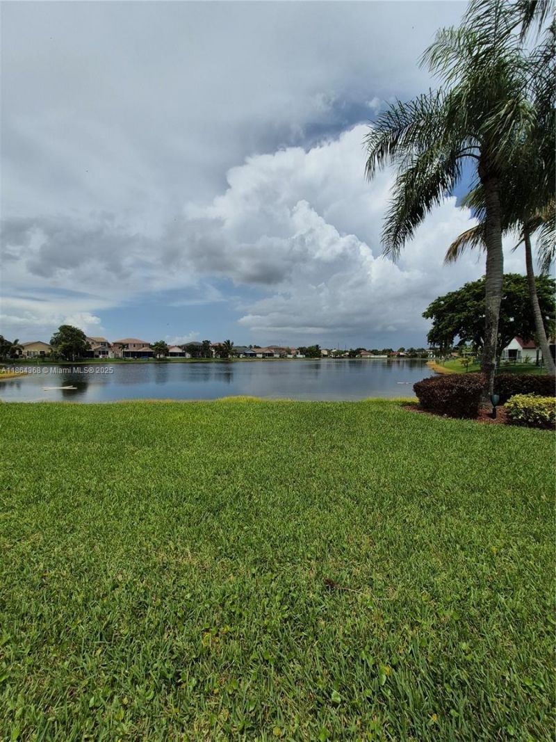 2176 NW 184th Way, Pembroke Pines, FL 33029 Photo