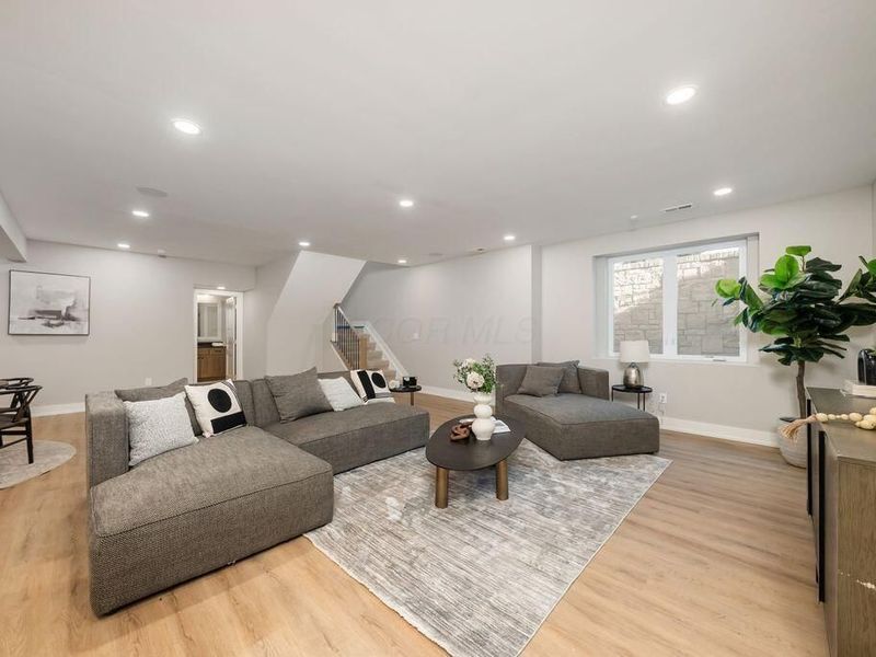 3163 S Dorchester Road, Columbus, OH 43221 Photo 71