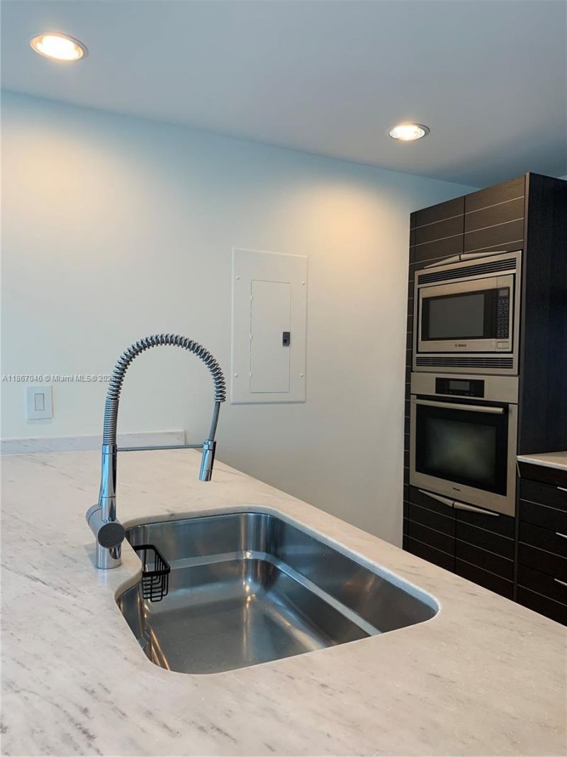 200 Biscayne Boulevard Way, Unit 304, Miami, FL 33131 Photo