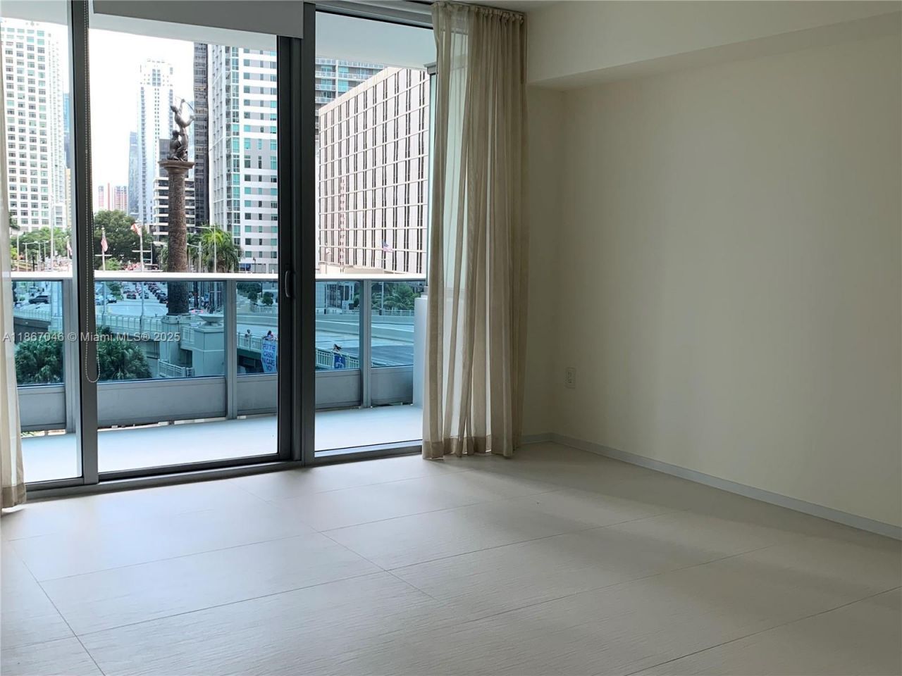 200 Biscayne Boulevard Way, Unit 304, Miami, FL 33131 Photo