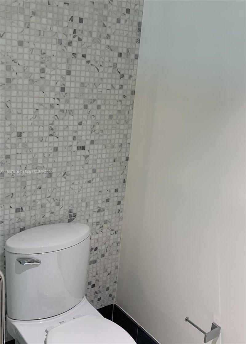 200 Biscayne Boulevard Way, Unit 304, Miami, FL 33131 Photo