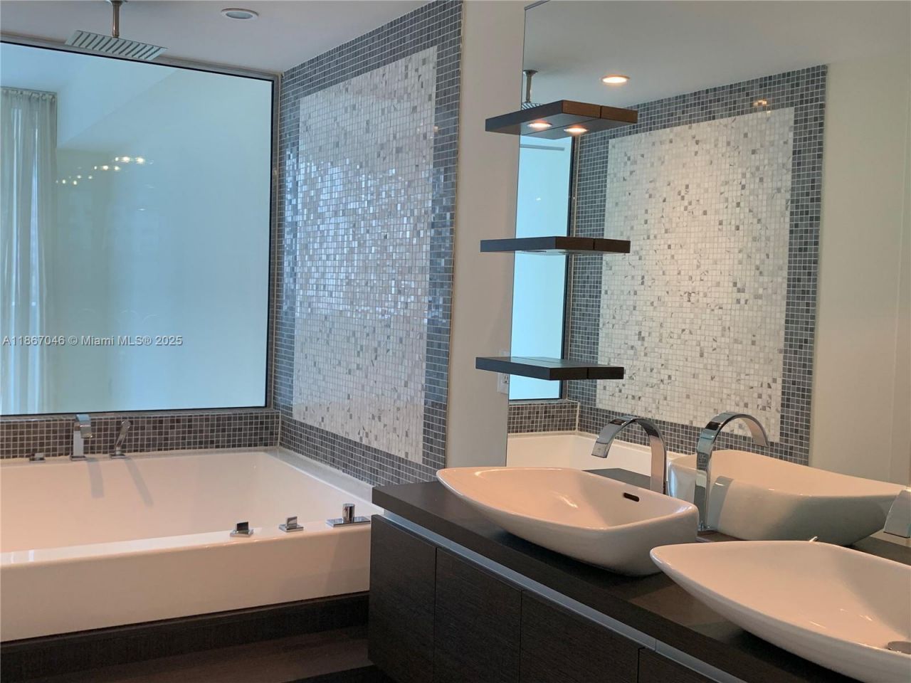 200 Biscayne Boulevard Way, Unit 304, Miami, FL 33131 Photo