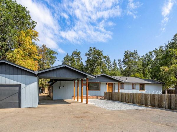 222 Shadywood Drive, Cave Junction, OR 97523