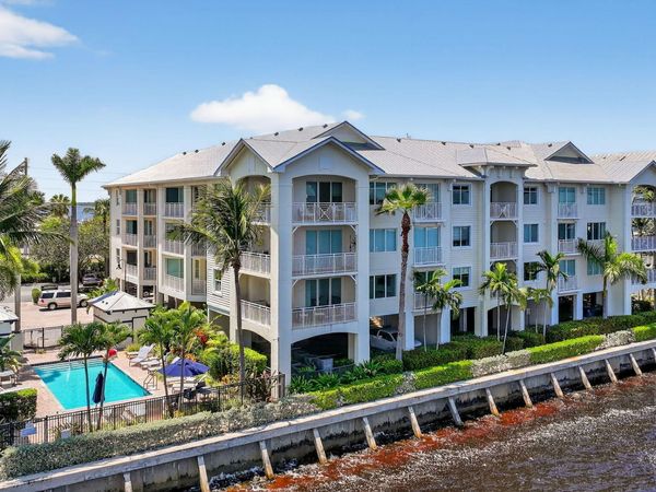 275 NW Flagler Avenue, Unit 204, Stuart, FL 34994