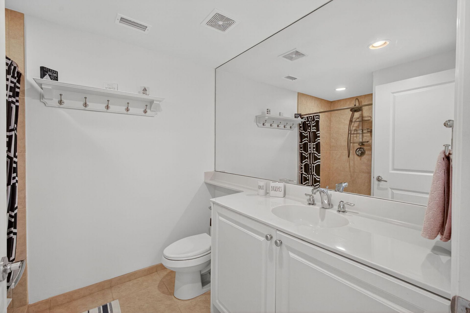 275 NW Flagler Avenue, Unit 204, Stuart, FL 34994 Photo