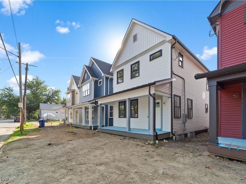 3009 Monroe Avenue, Cleveland, OH 44113 Photo 3