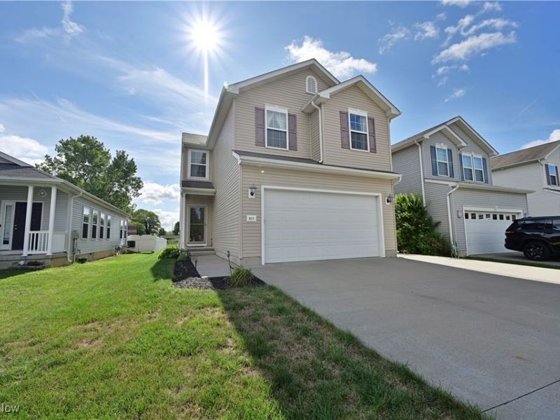 812 Bearing Court, Amherst, OH 44001 Photo 1