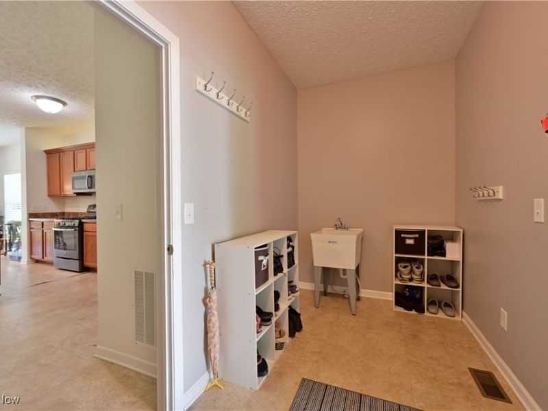 812 Bearing Court, Amherst, OH 44001 Photo 22