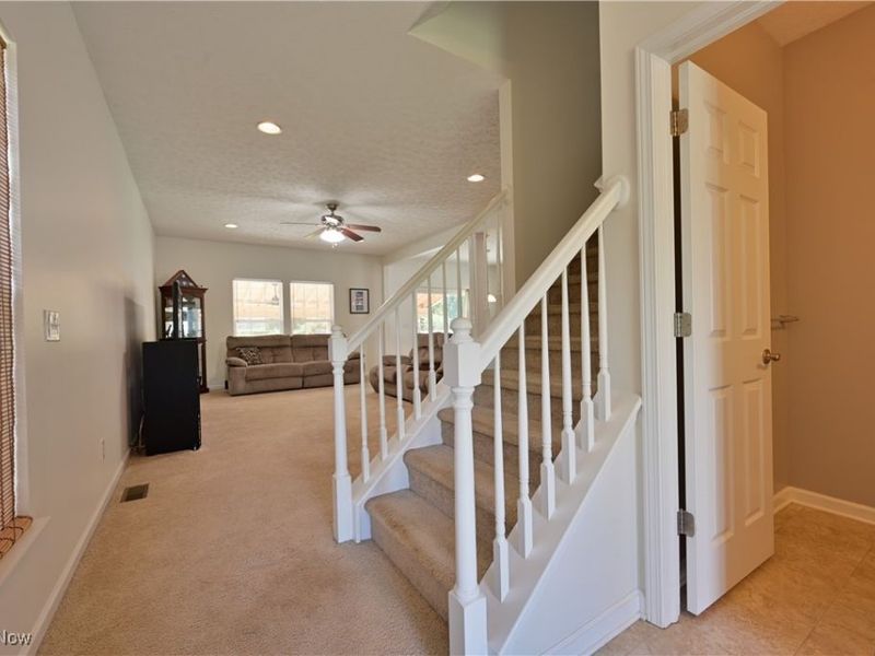 812 Bearing Court, Amherst, OH 44001 Photo 9