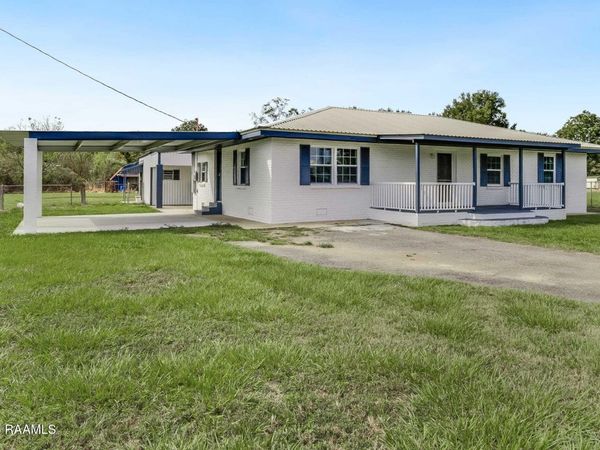 724 Linden Lewis Road, Youngsville, LA 70592