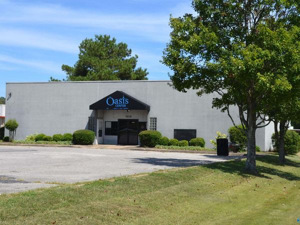 1609 Hines Street S, Athens, AL 35611