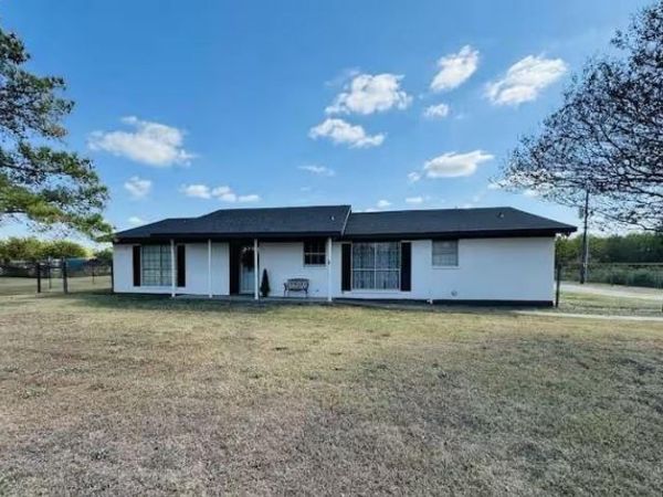 690 Sommerfeld Drive, Waco, TX 76705