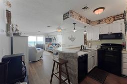 126 N Waccamaw Dr. photo 4