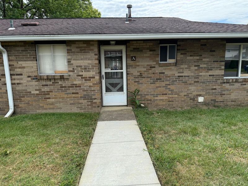 2336 Woodbrook Circle N, Unit 92 B, Columbus, OH 43223 Photo 1
