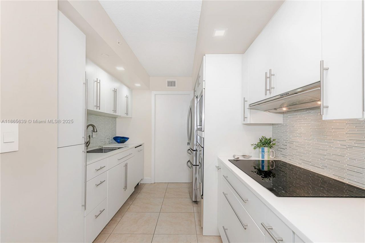 6917 Collins Ave, Unit 511, Miami Beach, FL 33141 Photo