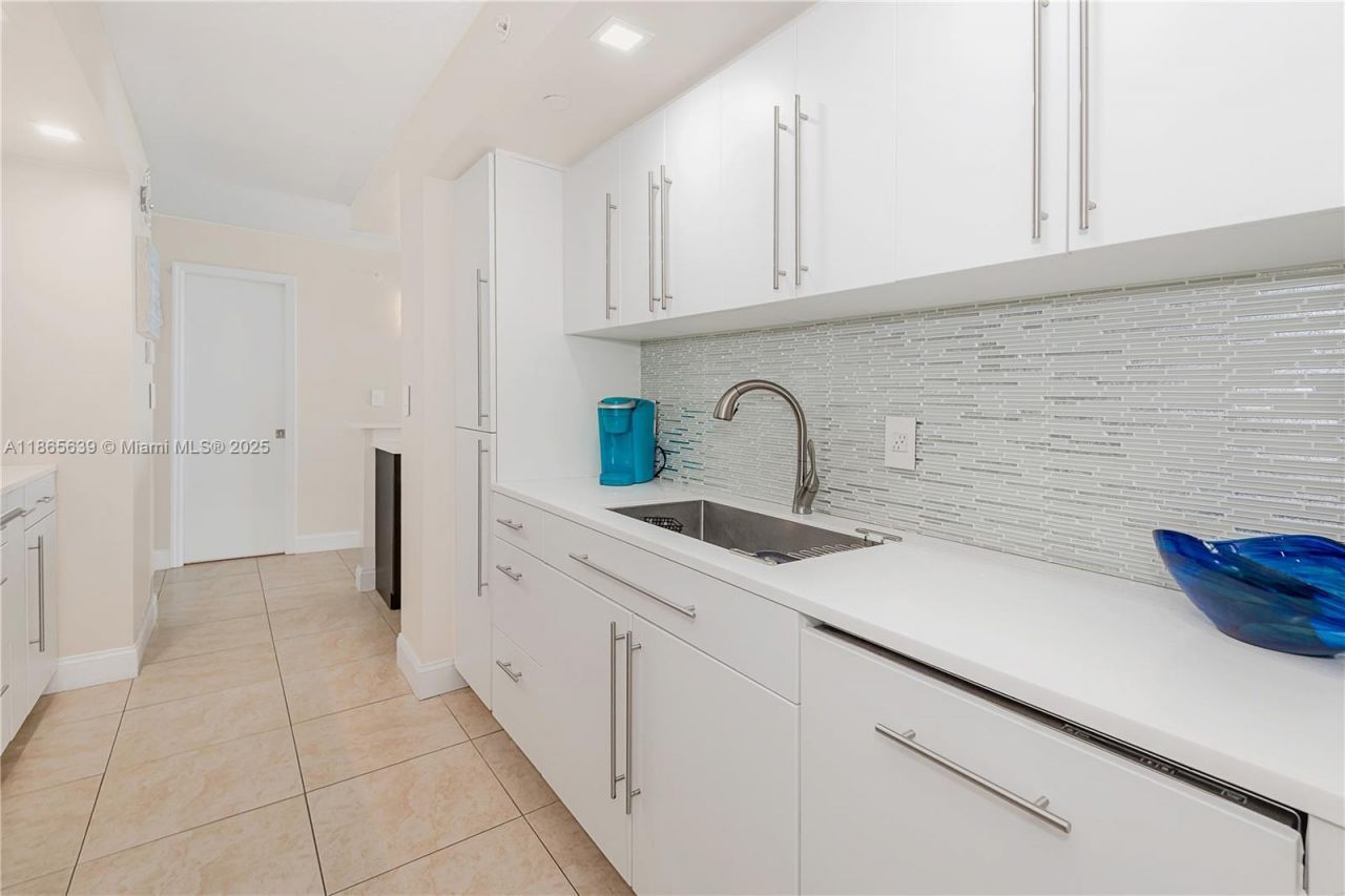 6917 Collins Ave, Unit 511, Miami Beach, FL 33141 Photo