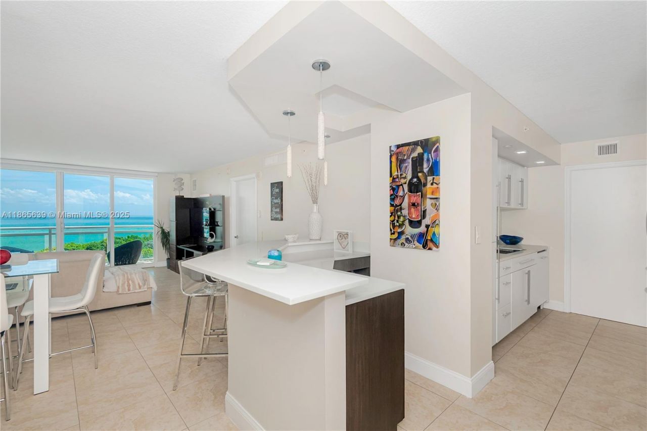 6917 Collins Ave, Unit 511, Miami Beach, FL 33141 Photo