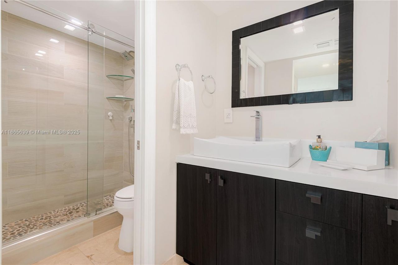 6917 Collins Ave, Unit 511, Miami Beach, FL 33141 Photo