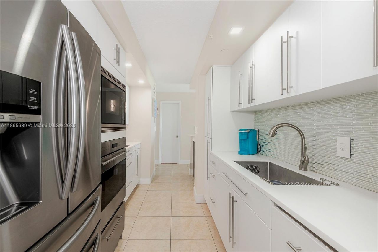 6917 Collins Ave, Unit 511, Miami Beach, FL 33141 Photo