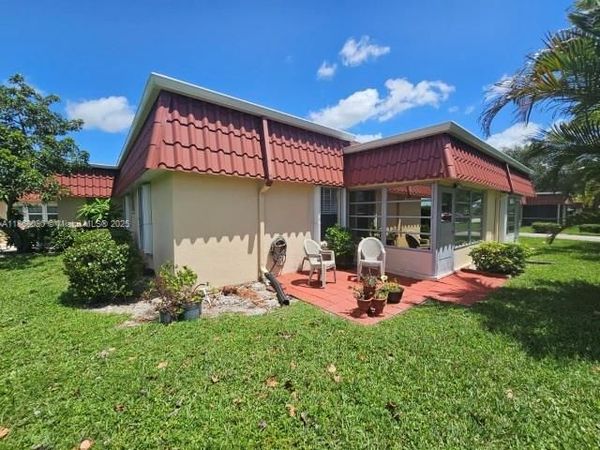 881 Worcester Ln, Unit B, Lake Worth, FL 33467