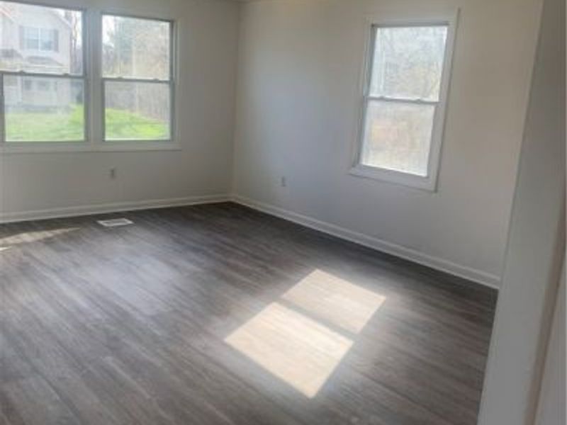 16205 Kollin Avenue, Cleveland, OH 44128 Photo 10