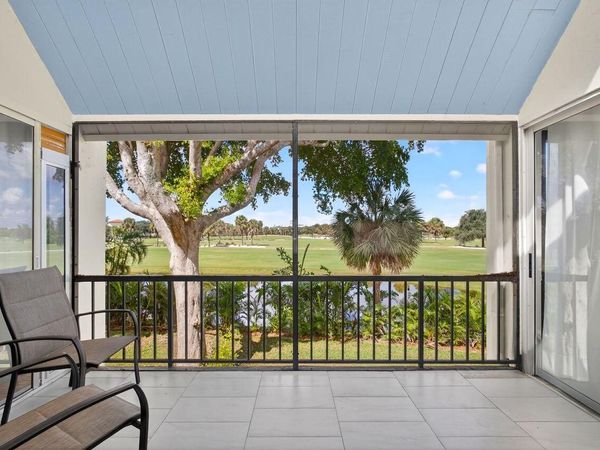 1731 Presidential Way, Unit C-203, West Palm Beach, FL 33401