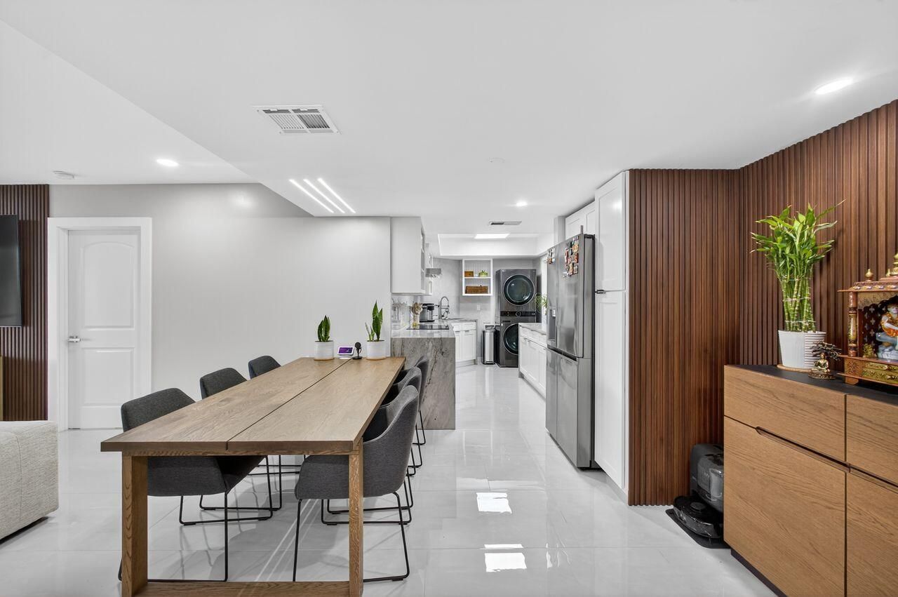 1731 Presidential Way, Unit C-203, West Palm Beach, FL 33401 Photo