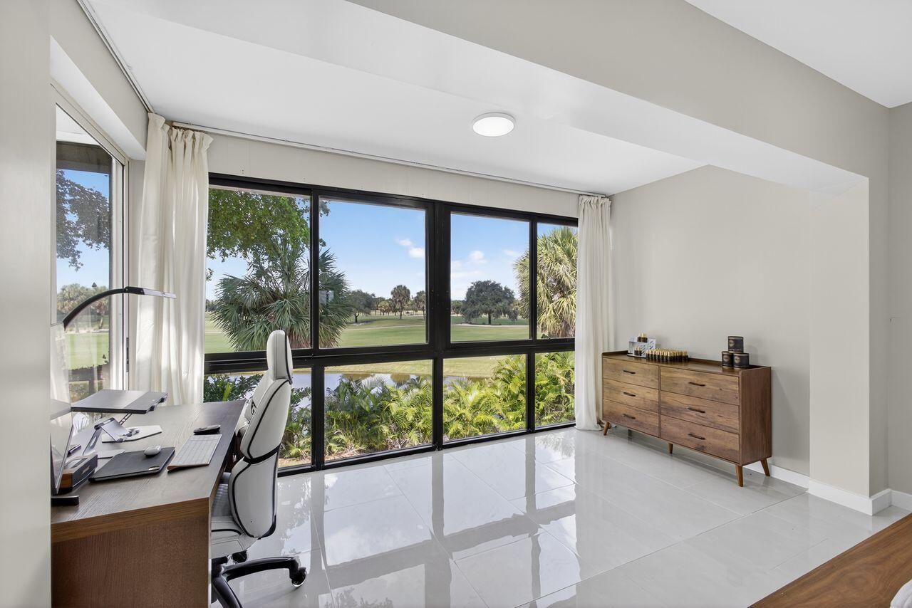 1731 Presidential Way, Unit C-203, West Palm Beach, FL 33401 Photo