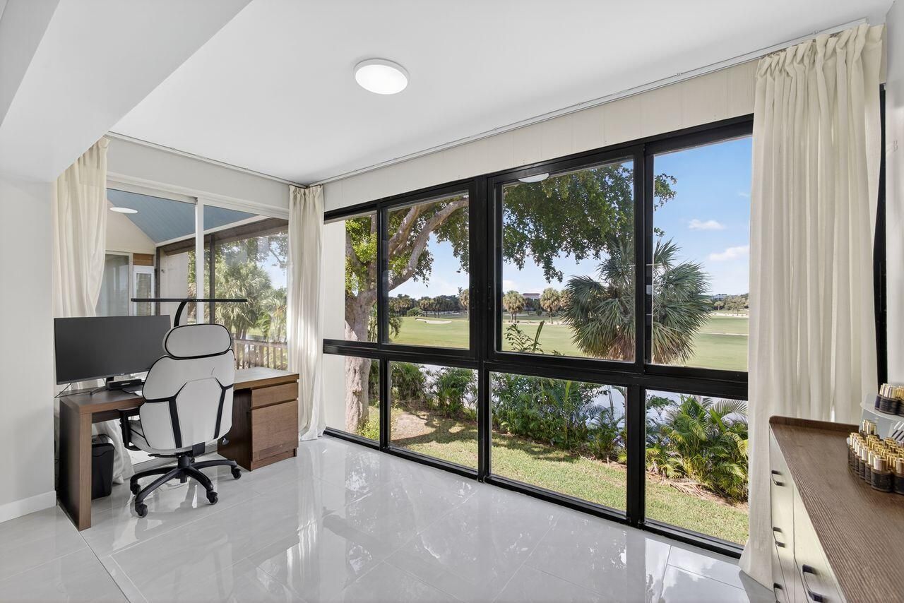 1731 Presidential Way, Unit C-203, West Palm Beach, FL 33401 Photo